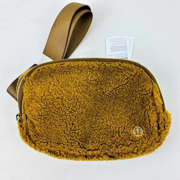 Lululemon Fleece Everywhere Belt Bag - 1L - NWOT - Picture 1 of 9
